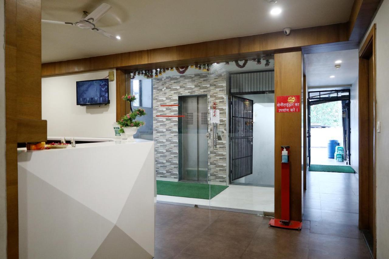 أحمد أباد Hotel Madhav Villa المظهر الخارجي الصورة